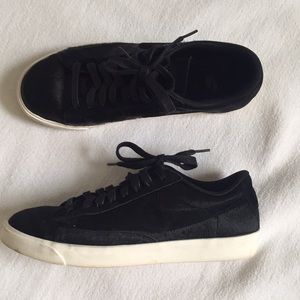 Nike Blazer Low LX Women’s Sneaker size 8.5
